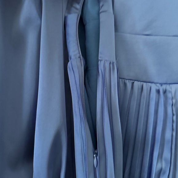 Blue boutique mini dress with pleated skirt and twist front v-neck. Size XS. - Picture 5 of 6